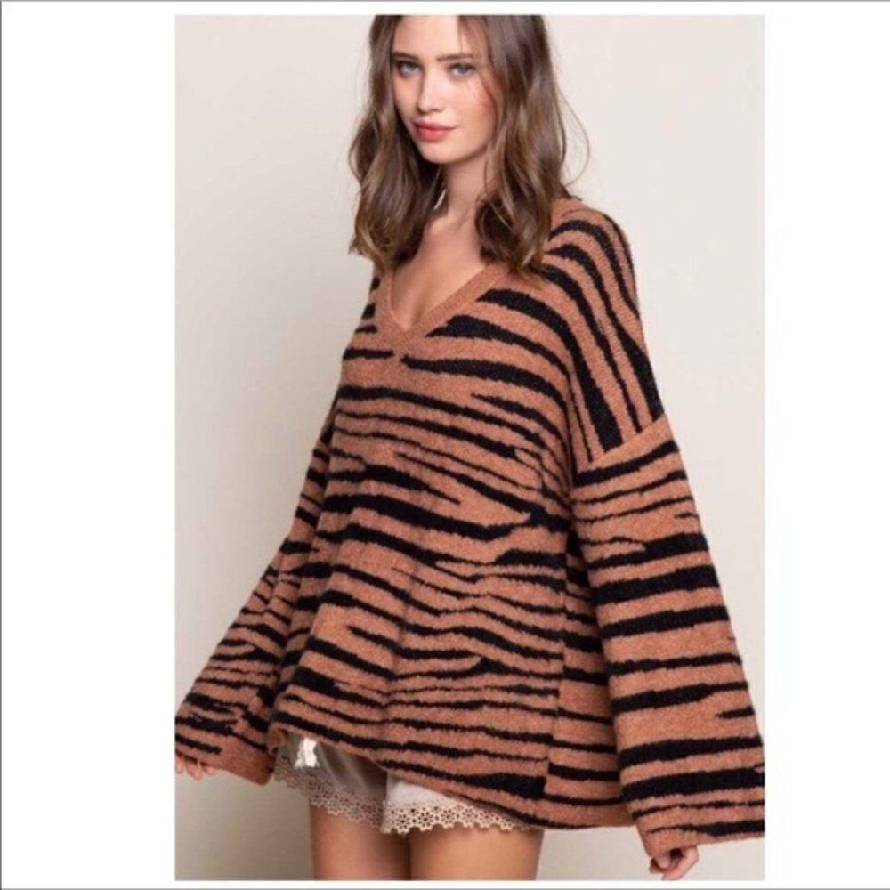 𝅺zebra Print V- Neck Sweater with Back Ties